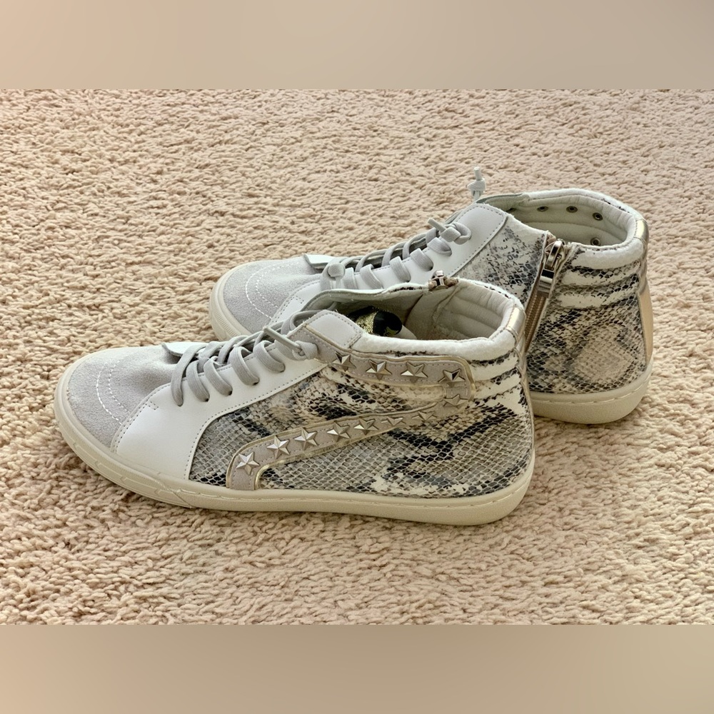 Women’s shoes